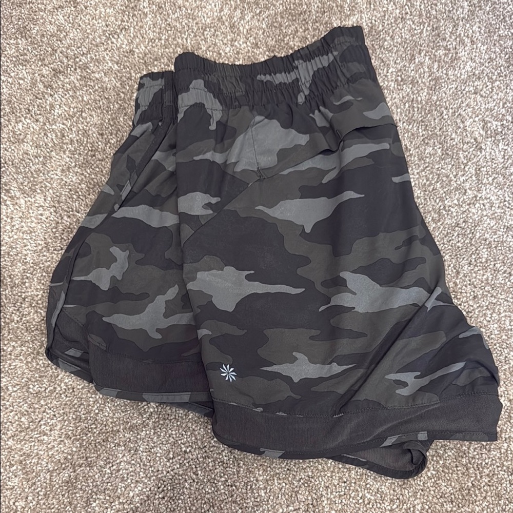 Athleta Printed Mesh Racer Run Short 4” - Size M - camo